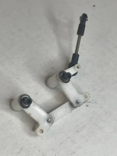 Traxxas Rustler Steering Bellcrank
